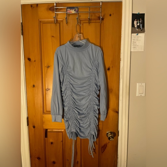 Dresses - Picture 6 of 10